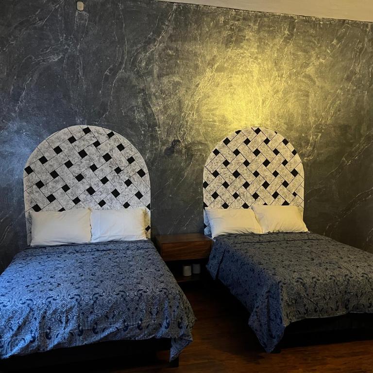 Catedral 304 - Deluxe Queen Room with Two Queen Beds - 1