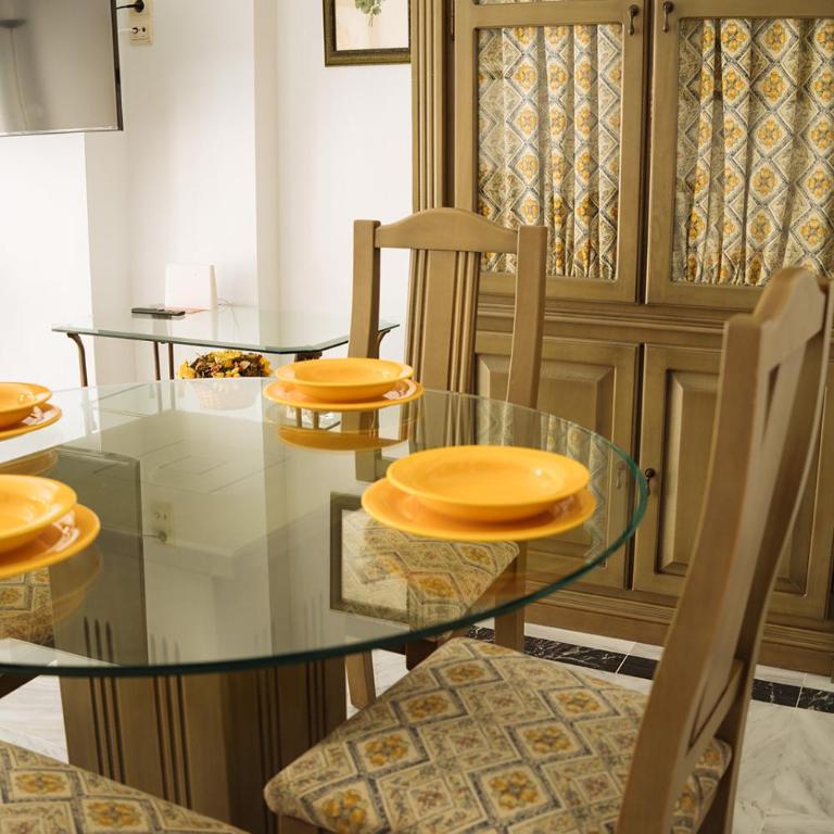 One&lux Marbella House - Bright Beachfront Duplex with Parking, Pool & Gym - Appartamento con 2 Camere da Letto - 55