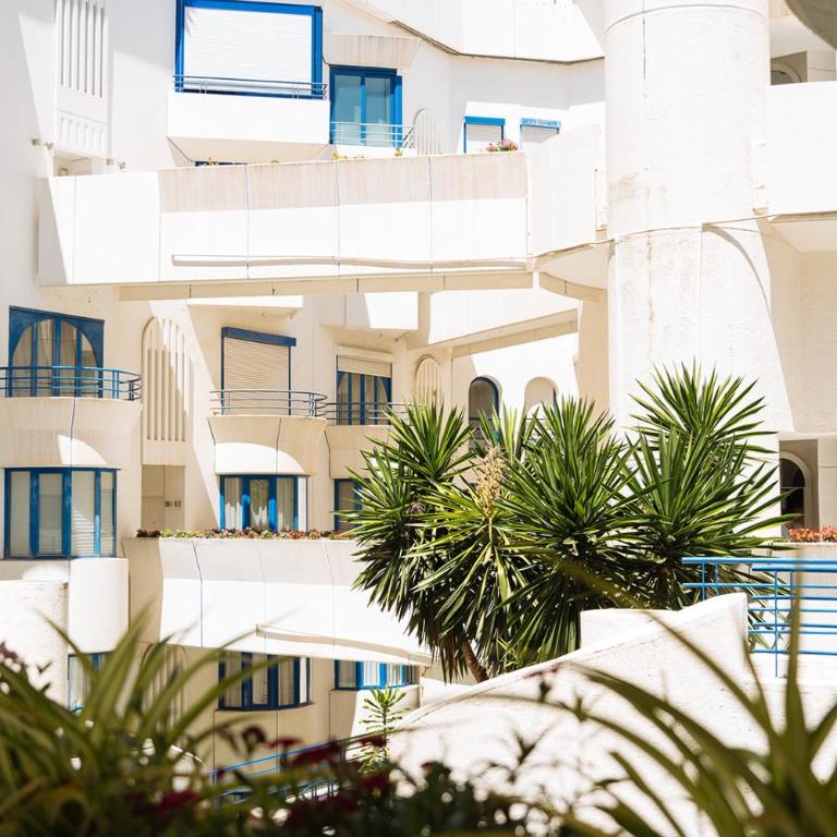 One&lux Marbella House - Bright Beachfront Duplex with Parking, Pool & Gym - Appartamento con 2 Camere da Letto - 80