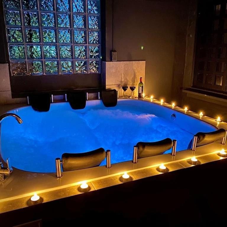 Luxury Villa In Provenza - Eight-Bedroom House - 2