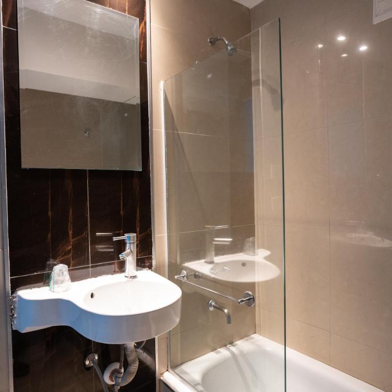 HOTEL AUSONIA - Estudio Estándar - 1