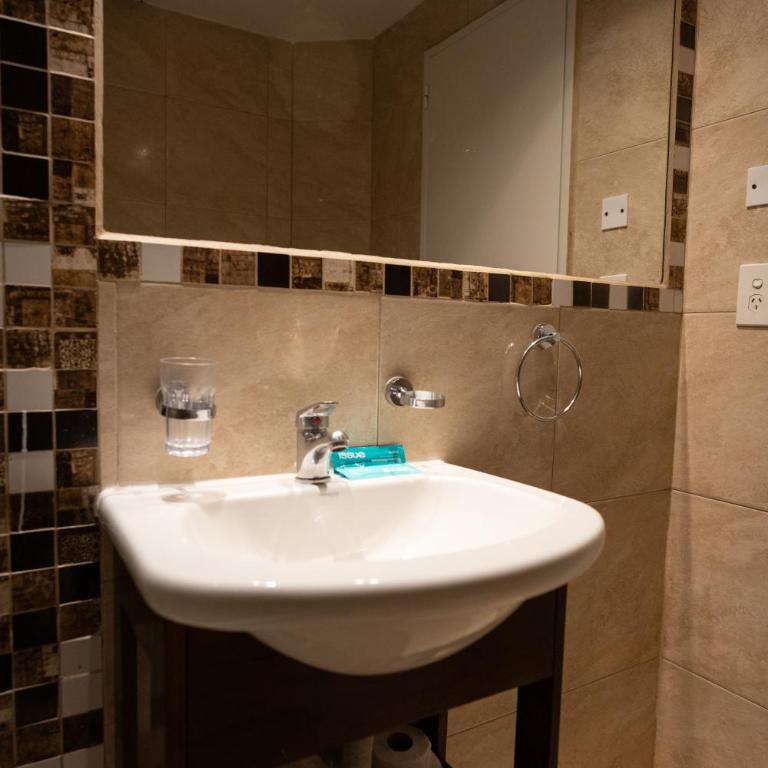 Hotel Sol Bariloche - Estudio Superior - 9