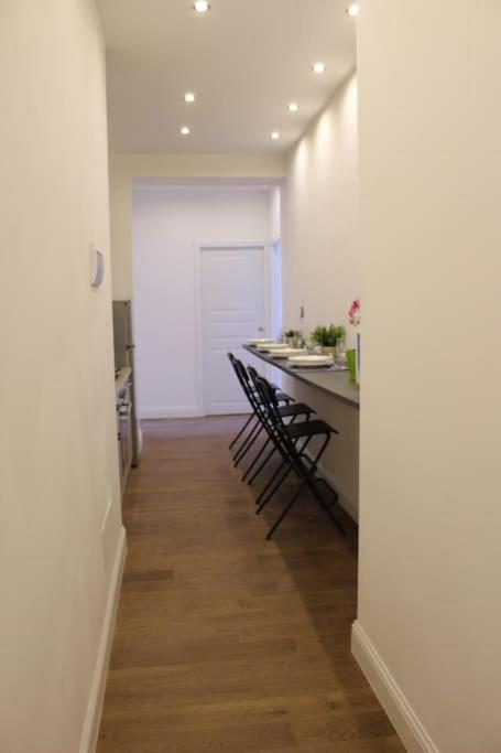 Art Apartment Stazione B - Appartamento con 2 Camere da Letto - 13