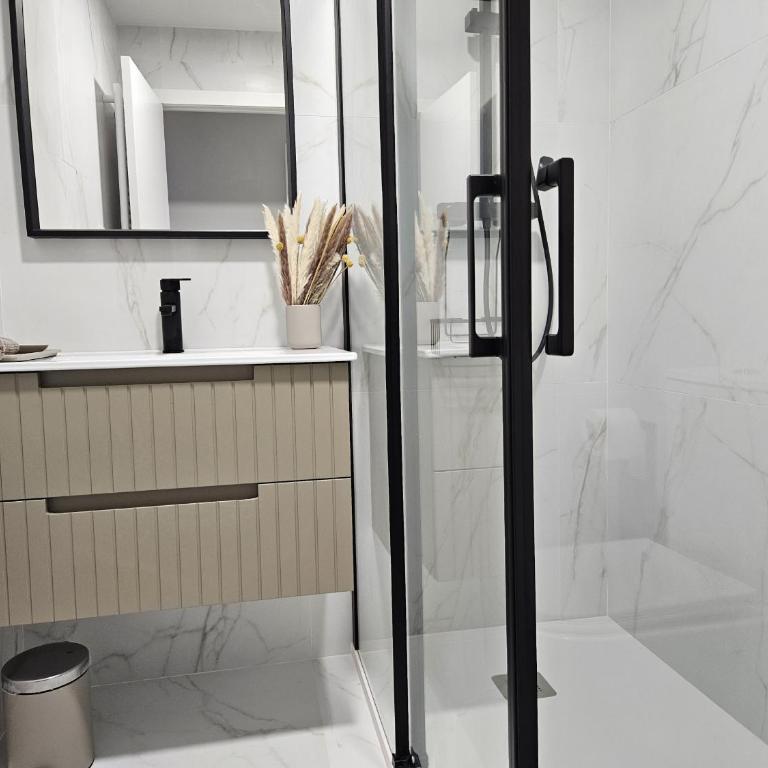 1A102 Moderno y amplio apartamento by R2R Consulting - Apartamento - 17