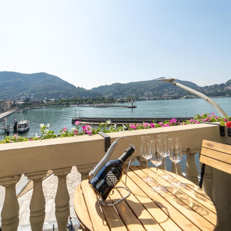 Appartamento esclusivo fronte lago, in centro a Como con garage - Appartamento con 2 Camere da Letto - 50