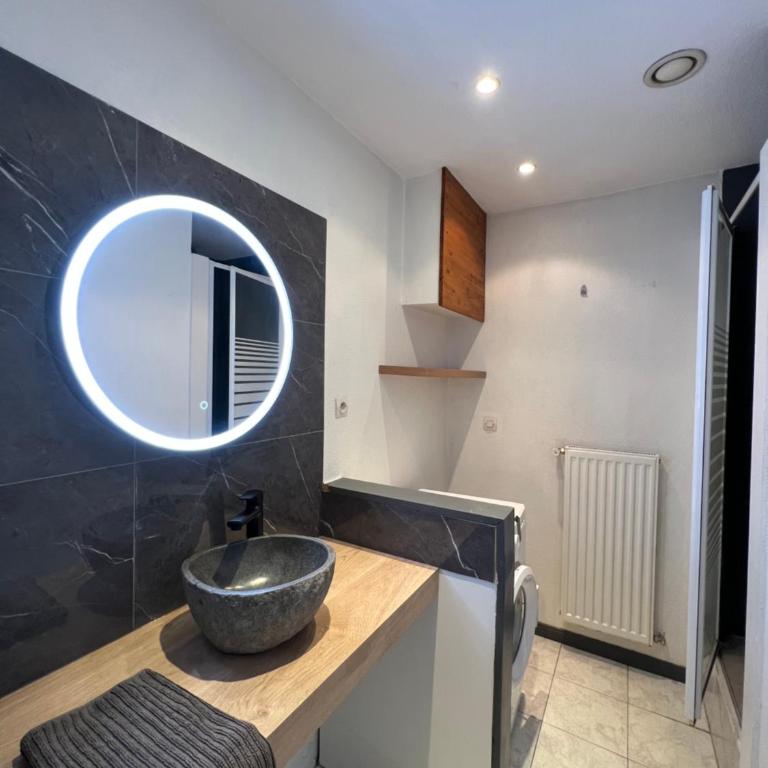 « Le Bloom » T2 en centre ville avec parking - Apartment mit 1 Schlafzimmer - 5