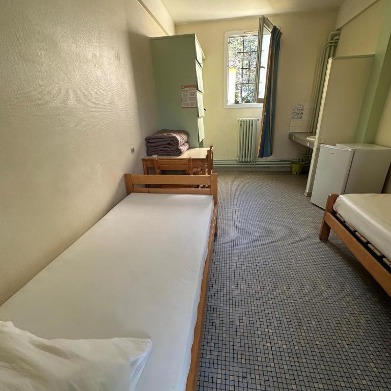 Auberge de jeunesse HI Poitiers - Single room – Shared Bathroom - 2