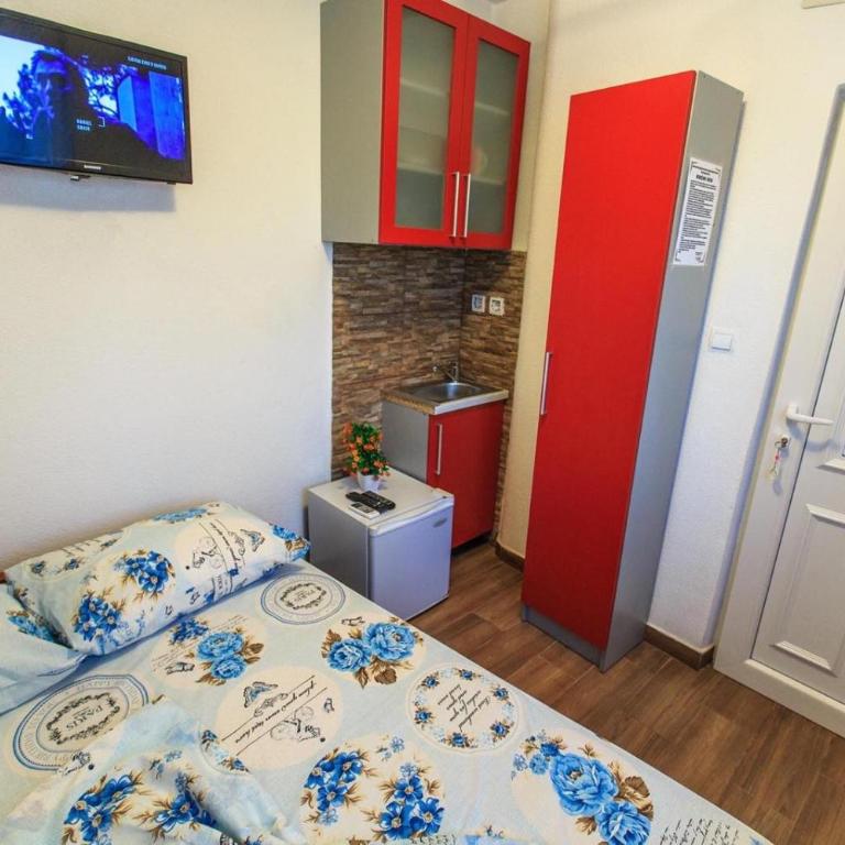Vila Alby - Dvokrevetna Soba sa Bračnim Krevetom - 1