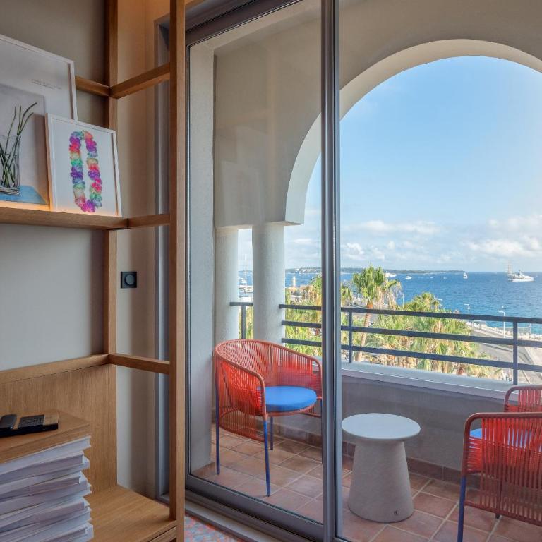 Canopy by Hilton Cannes - Chambre Lit King-Size Deluxe - Vue sur Mer - 9