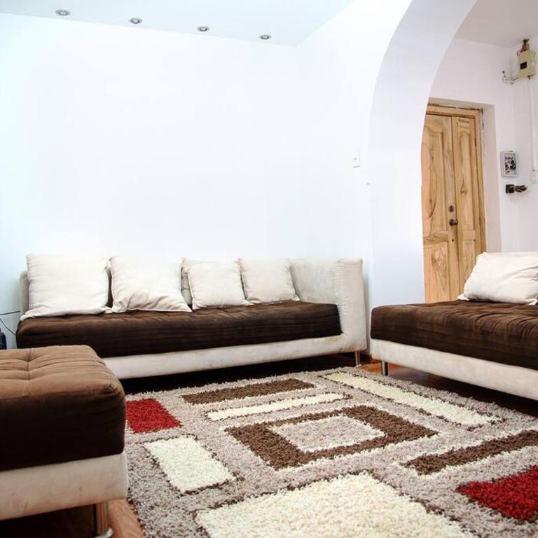 Spacious 3 Bedroom apartment Old Town - Three-Bedroom Apartment - 2