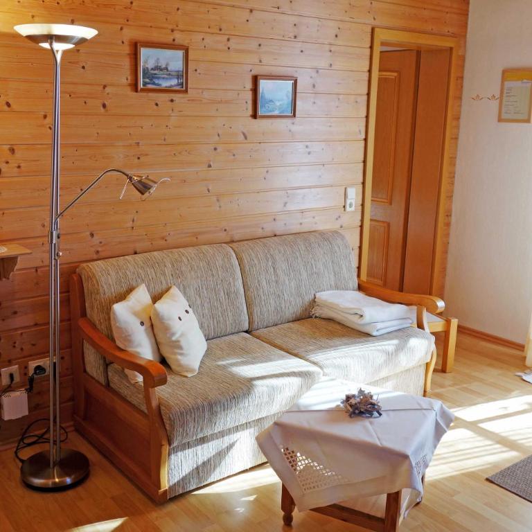 Ferienwohnungen mit Bergblick - Apartment mit 1 Schlafzimmer und Balkon - 2