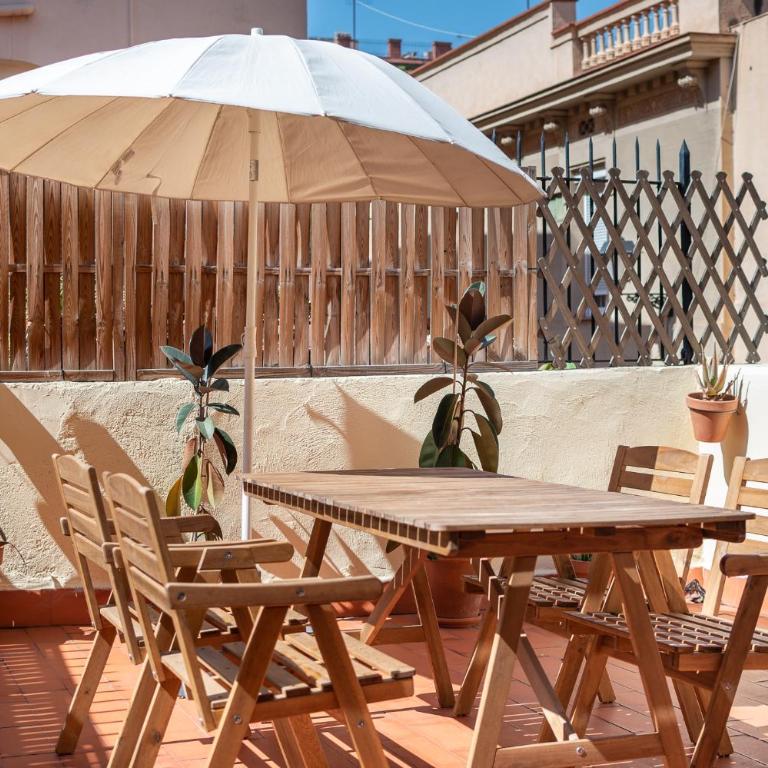 Cozy Apartment with Terrace in Gracia, Barcelona Local Life - Two-Bedroom Apartment - 22