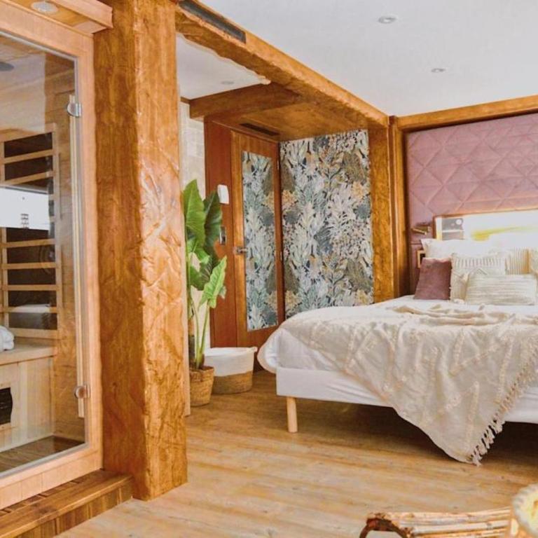 VIP Paris Yacht Hôtel & Spa - Suite Supérieure - 1