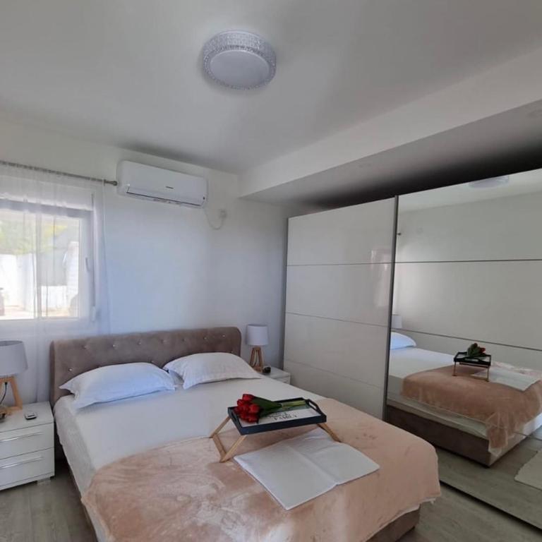 Apartman Marija sa ličnim đakuzijem - Two-Bedroom Apartment - 11