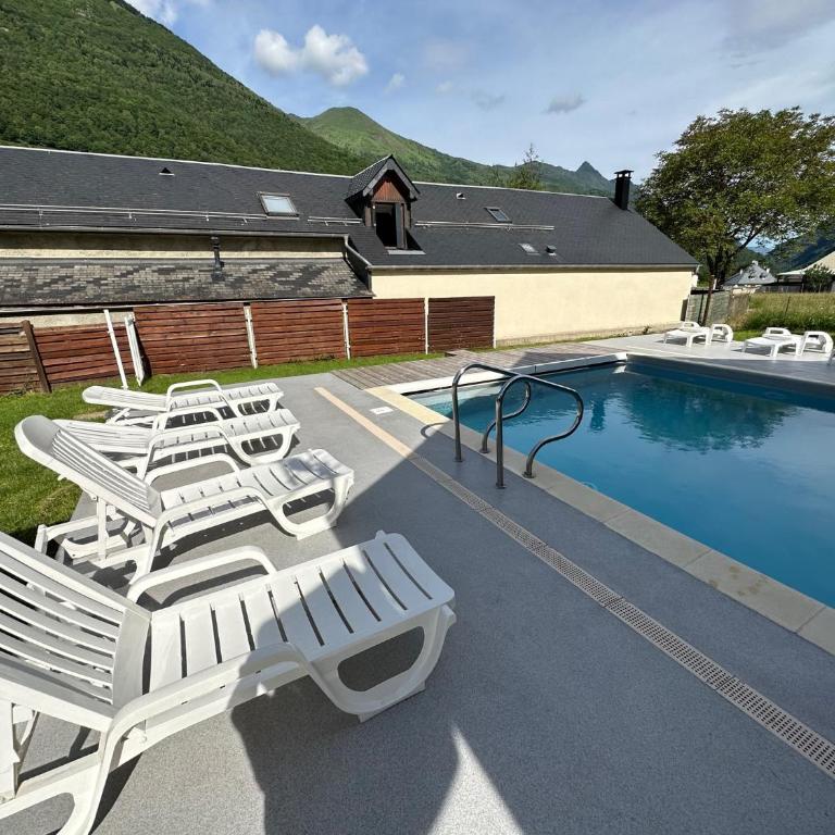 Appartement T3 avec jardin et piscine - Luz Saint Sauveur, Val de Roland - Appartement 2 Chambres - 5