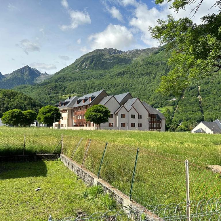 Appartement T3 avec jardin et piscine - Luz Saint Sauveur, Val de Roland - Appartement 2 Chambres - 9
