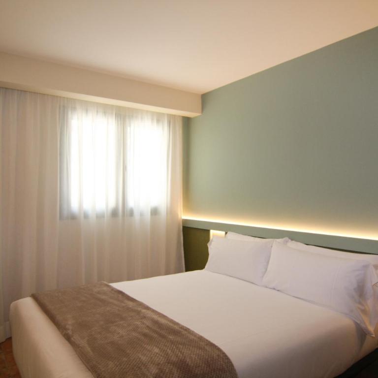 Apartamentos Las Ciencias A - Apartment with Balcony - 14