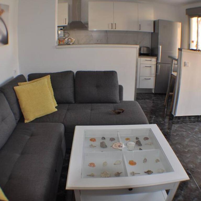 Spacious, 2 BR/2 BA, 3 Min walk to the beach - Two-Bedroom Apartment - 31