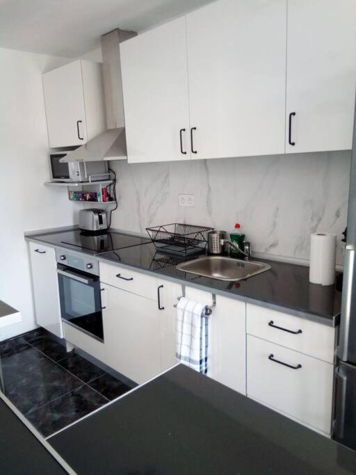 Spacious, 2 BR/2 BA, 3 Min walk to the beach - Two-Bedroom Apartment - 39