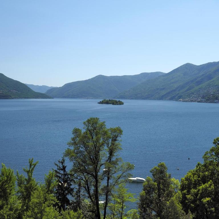 Hotel Arancio - Camera Matrimoniale Panorama con Balcone e Vista Lago - 1