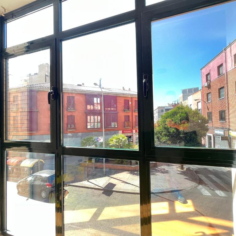Luminoso Madrid Javalambre Temporal - Two-Bedroom Apartment - 11
