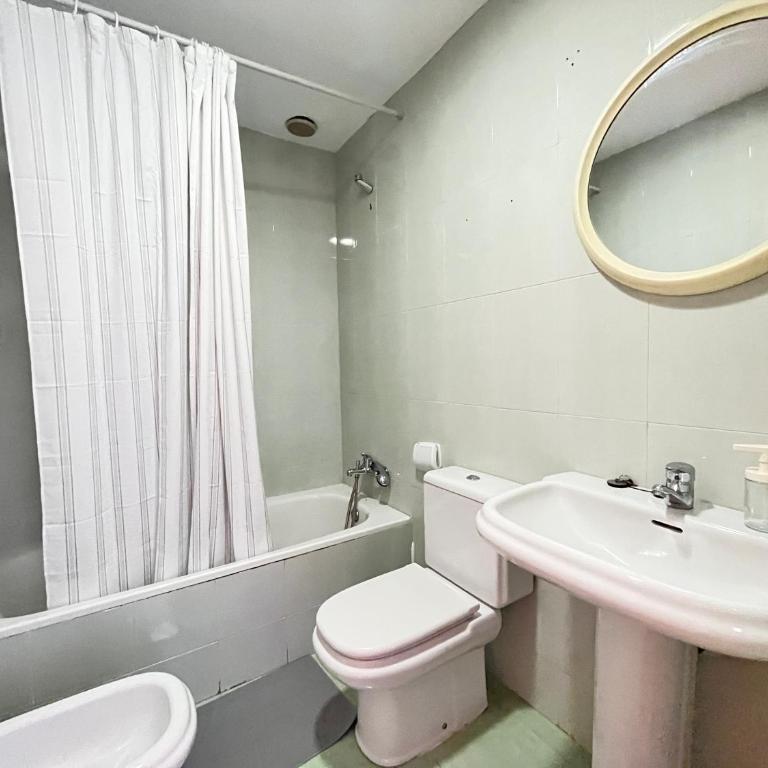 Luminoso Madrid Javalambre Temporal - Two-Bedroom Apartment - 16