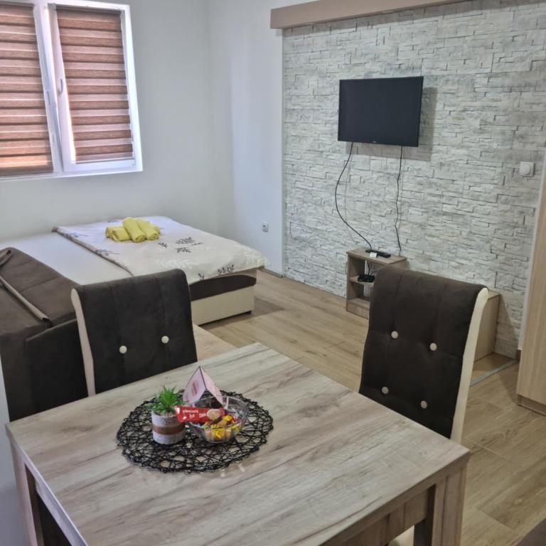 Apartmani Zvezdana - Deluks Dvokrevetni Studio sa Bračnim Krevetom - 6