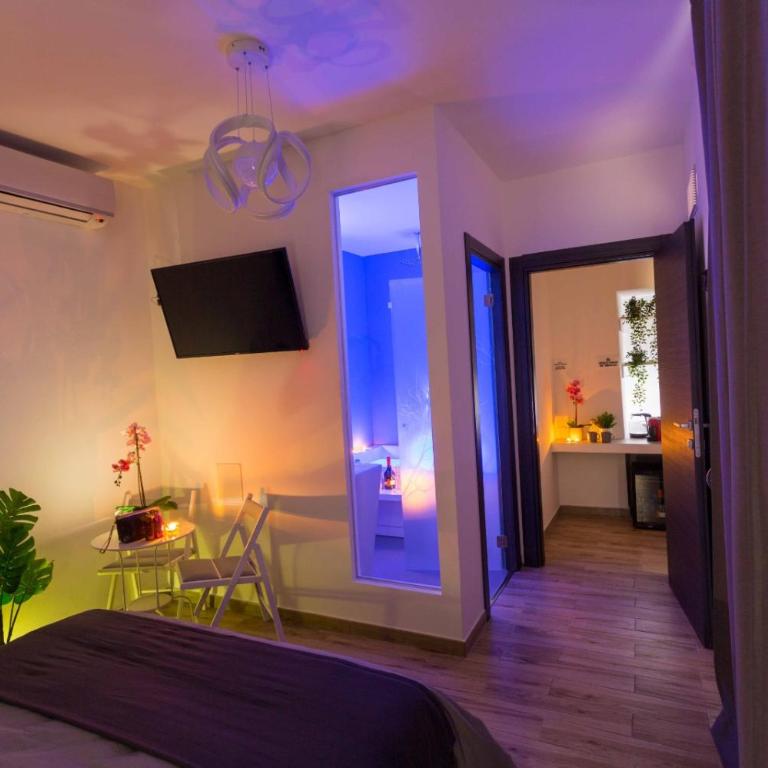 ETNEA 208 LUXURY JACUZZI SUITE Catania - King Room - 5