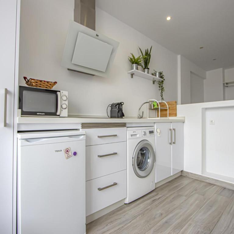 Sol Torrecilla Studio - One-Bedroom Apartment - 3