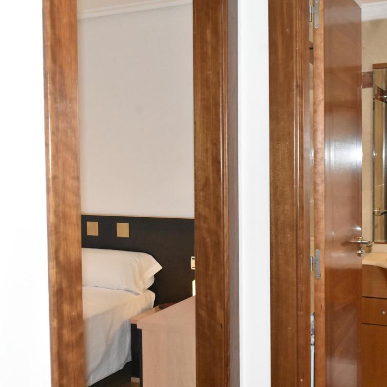 Apartamento Sablón Centro - Two-Bedroom Apartment - 11