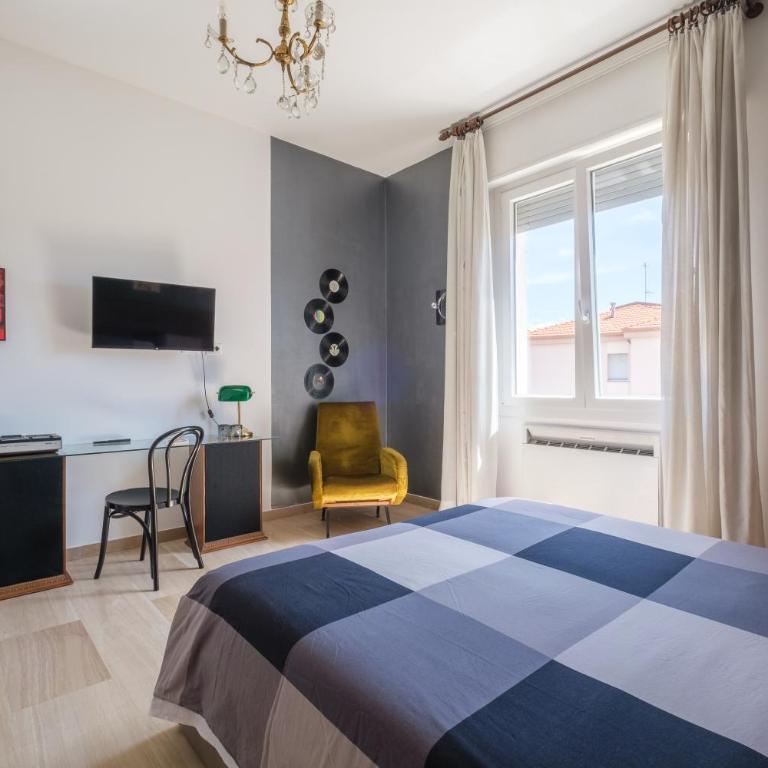Fabula - Studio & Private Rooms - Double Room with Private External Bathroom - 10