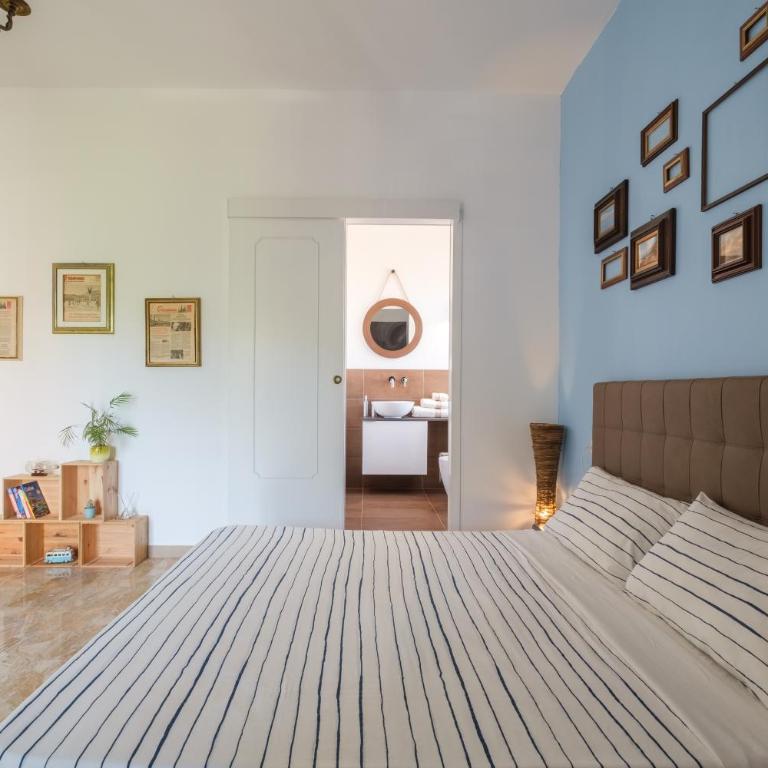 Fabula - Studio & Private Rooms - Double Room with Balcony - 1