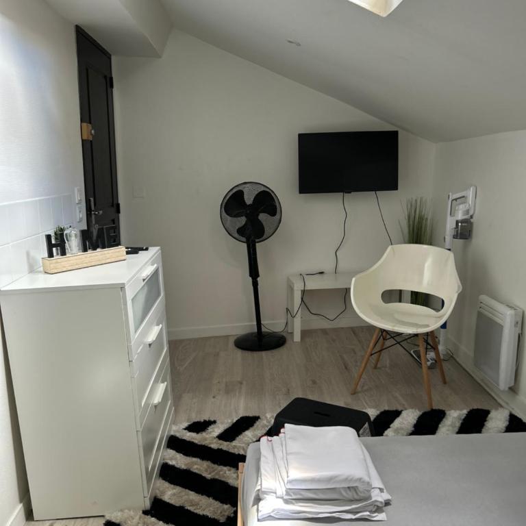 petit appartement T2 à 5 min de la gare - One-Bedroom Apartment - 7