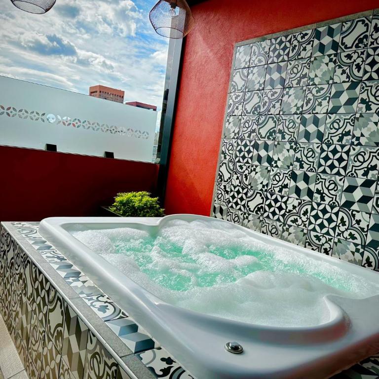 Barrio Downtown Mexico City Hostel - Junior Suite with Terrace - 4