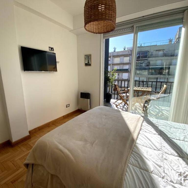 Departamento luminoso 3 amb sobre Av Colón - A 2 cuadras del mar - Apartamento de 2 dormitorios - 1