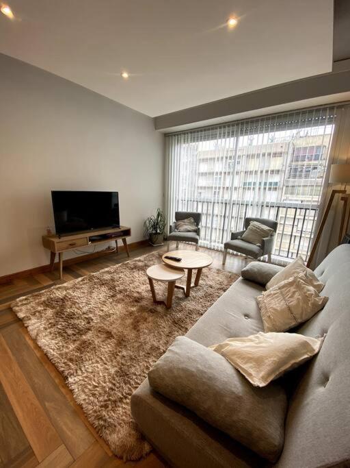 Departamento luminoso 3 amb sobre Av Colón - A 2 cuadras del mar - Apartamento de 2 dormitorios - 2
