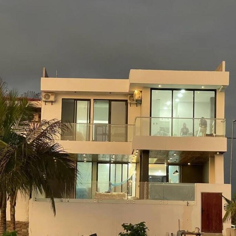 Hermosa casa frentes al mar en Montanita con piscina - Casa de 8 dormitorios - 3