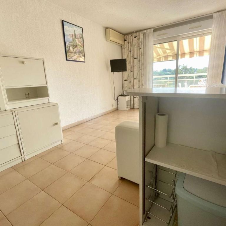 Appartement climatisé 2 pièces cabine, 4 couchages, proche plage et centre, Cavalaire-sur-Mer - FR-1-226B-171 - Appartement - 7