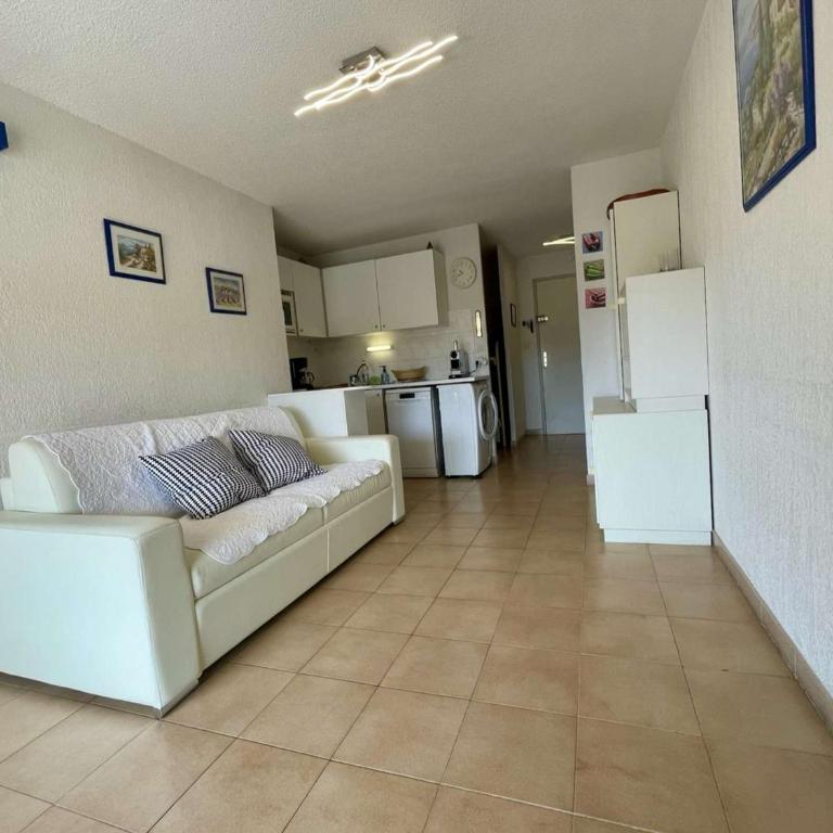 Appartement climatisé 2 pièces cabine, 4 couchages, proche plage et centre, Cavalaire-sur-Mer - FR-1-226B-171 - Appartement - 8