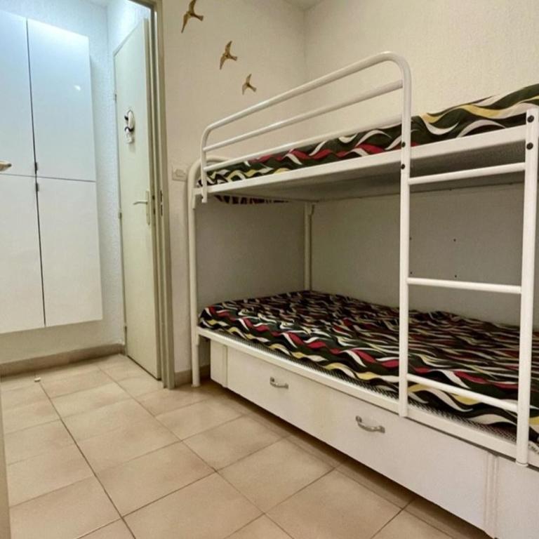 Appartement climatisé 2 pièces cabine, 4 couchages, proche plage et centre, Cavalaire-sur-Mer - FR-1-226B-171 - Appartement - 11