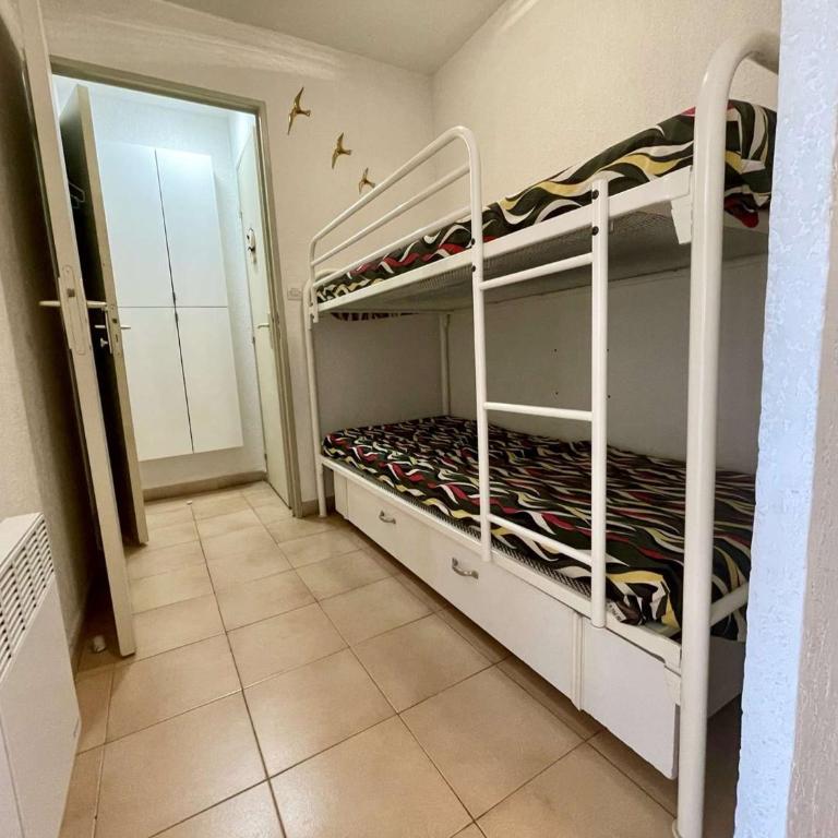 Appartement climatisé 2 pièces cabine, 4 couchages, proche plage et centre, Cavalaire-sur-Mer - FR-1-226B-171 - Appartement - 12