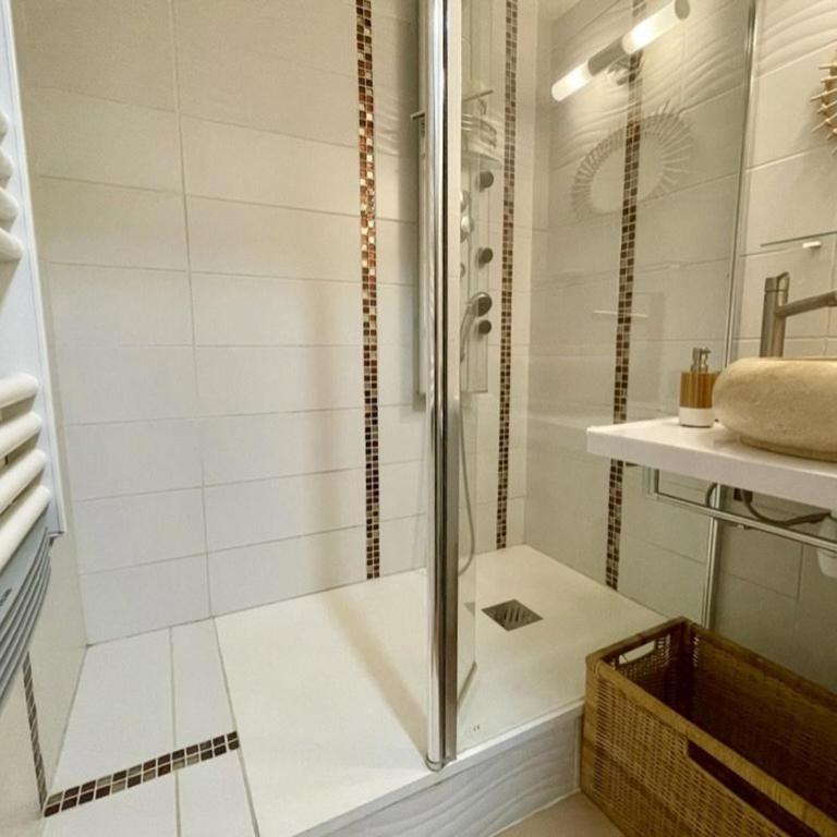 Appartement climatisé 2 pièces cabine, 4 couchages, proche plage et centre, Cavalaire-sur-Mer - FR-1-226B-171 - Appartement - 16