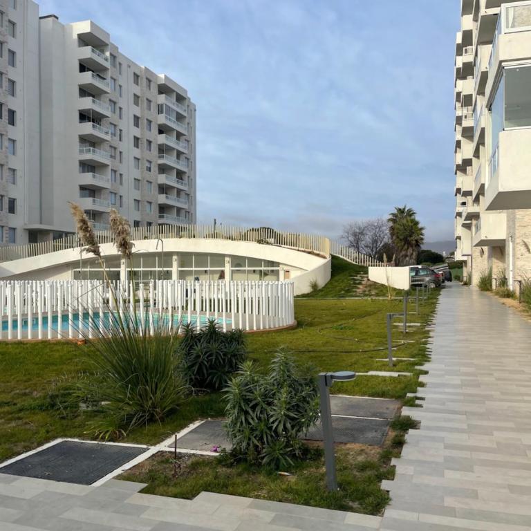 Cómodo departamento a pasos de la playa - Two-Bedroom Apartment - 14