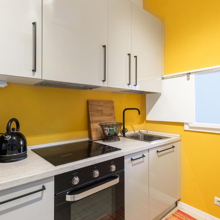 West Park Suite With Parking by Holiday Solutions - Two-Bedroom Apartment - 5