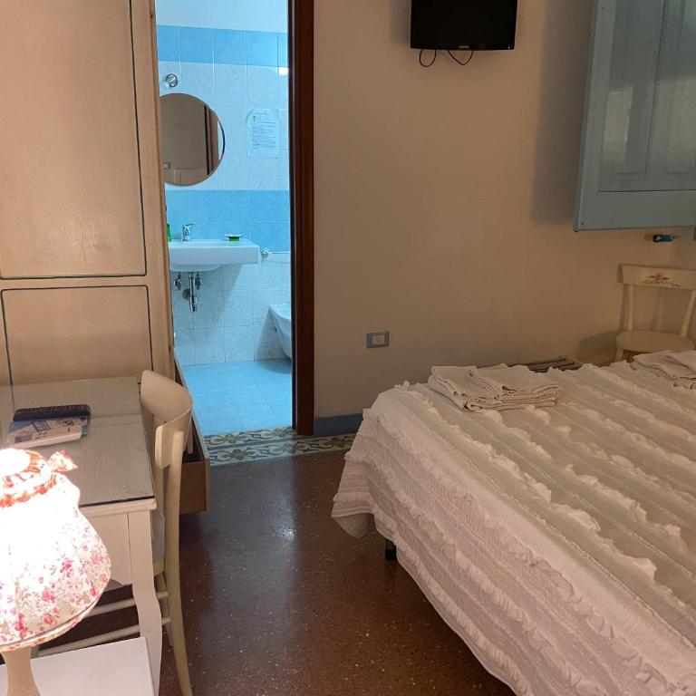 Araucaria - Camera Quadrupla con Bagno Privato - 11