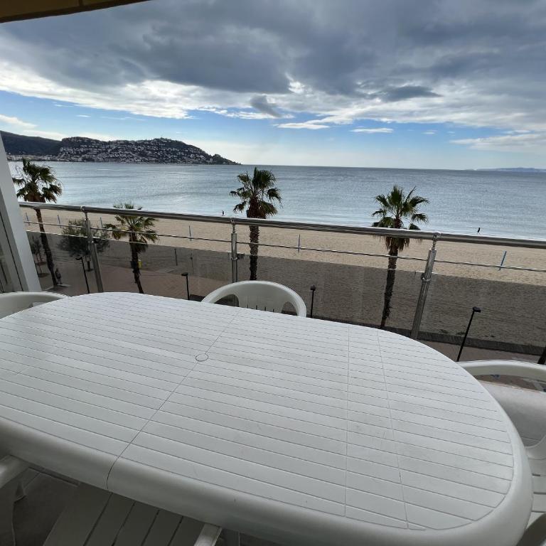 FRONT DE MER 23 - Apartment with Sea View - 3