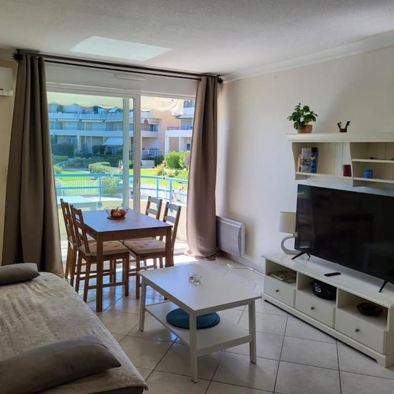 T2 vue mer, parc, piscine, terrasse, parking - Apartment mit 1 Schlafzimmer - 9