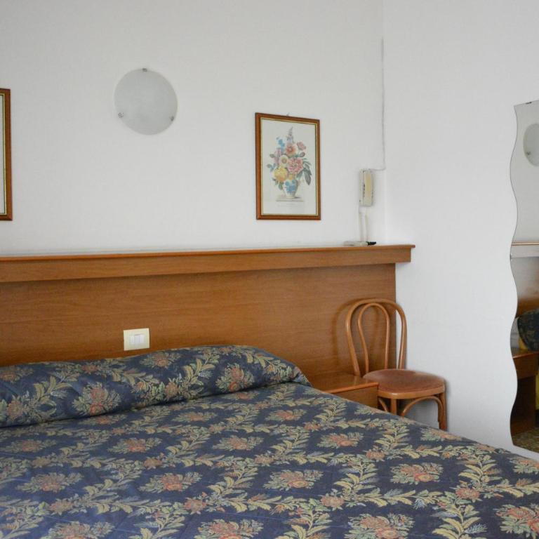 Hotel Primo - Camera Matrimoniale Economy con Letto a Una Piazza e Mezza - 5