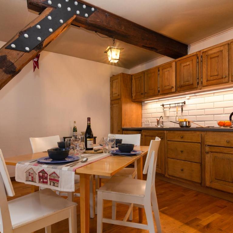 Le Bellevue 08 Cozy Alpine Apartment | Pool & Mountain Views - Happy Rentals - Appartement avec Balcon - 10