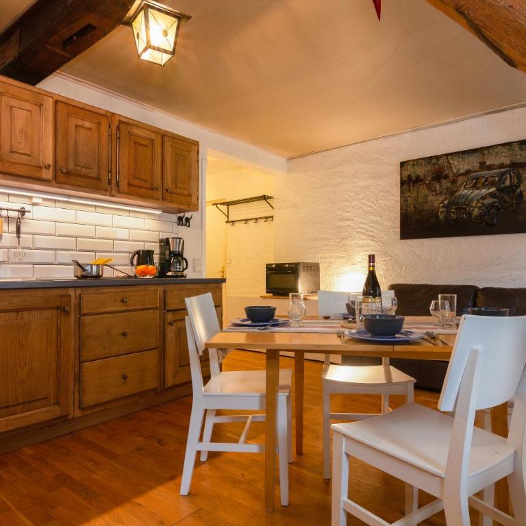 Le Bellevue 08 Cozy Alpine Apartment | Pool & Mountain Views - Happy Rentals - Appartement avec Balcon - 5